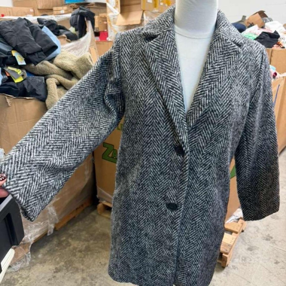 Cat & Jack Gray Herringbone Coat – Size Large